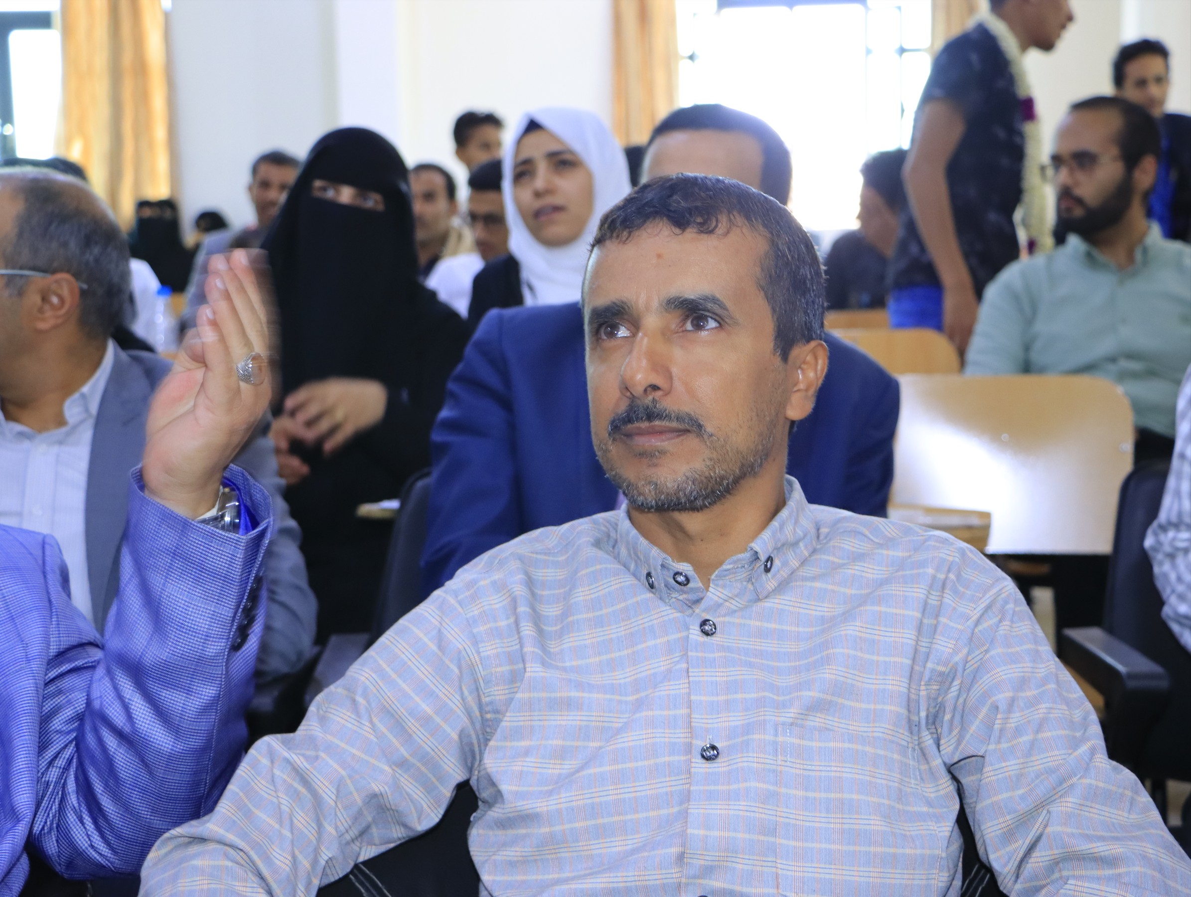 مشاريع طلاب الصيدلة والمختبرات والتمريض والتغذية العلاجية في جامعة الناصر