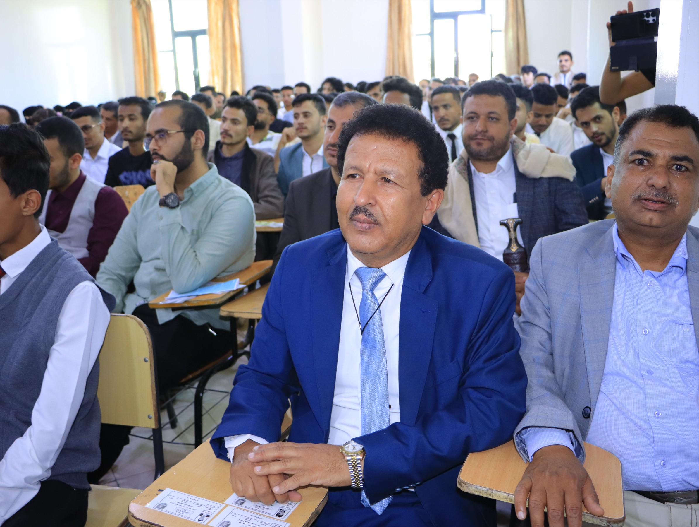 مشاريع طلاب الصيدلة والمختبرات والتمريض والتغذية العلاجية في جامعة الناصر