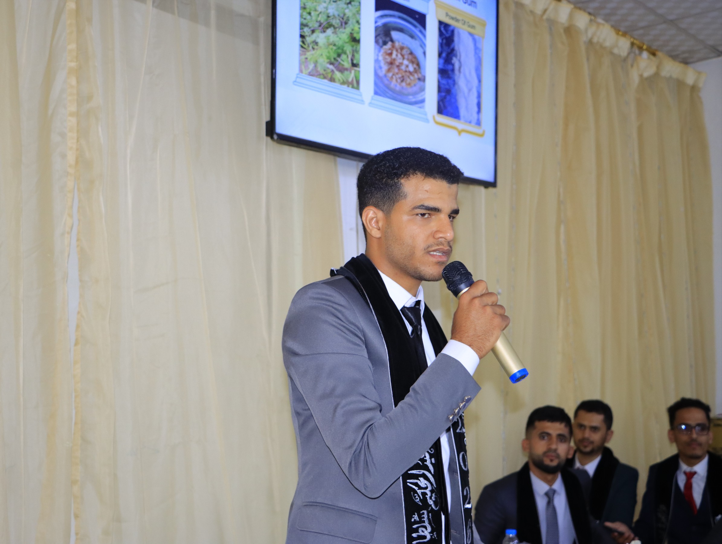 المؤتمر العلمي الخامس عشر بكلية العلوم الطبية لمناقشة ابحاث التخرج للعام 2025 - 2026