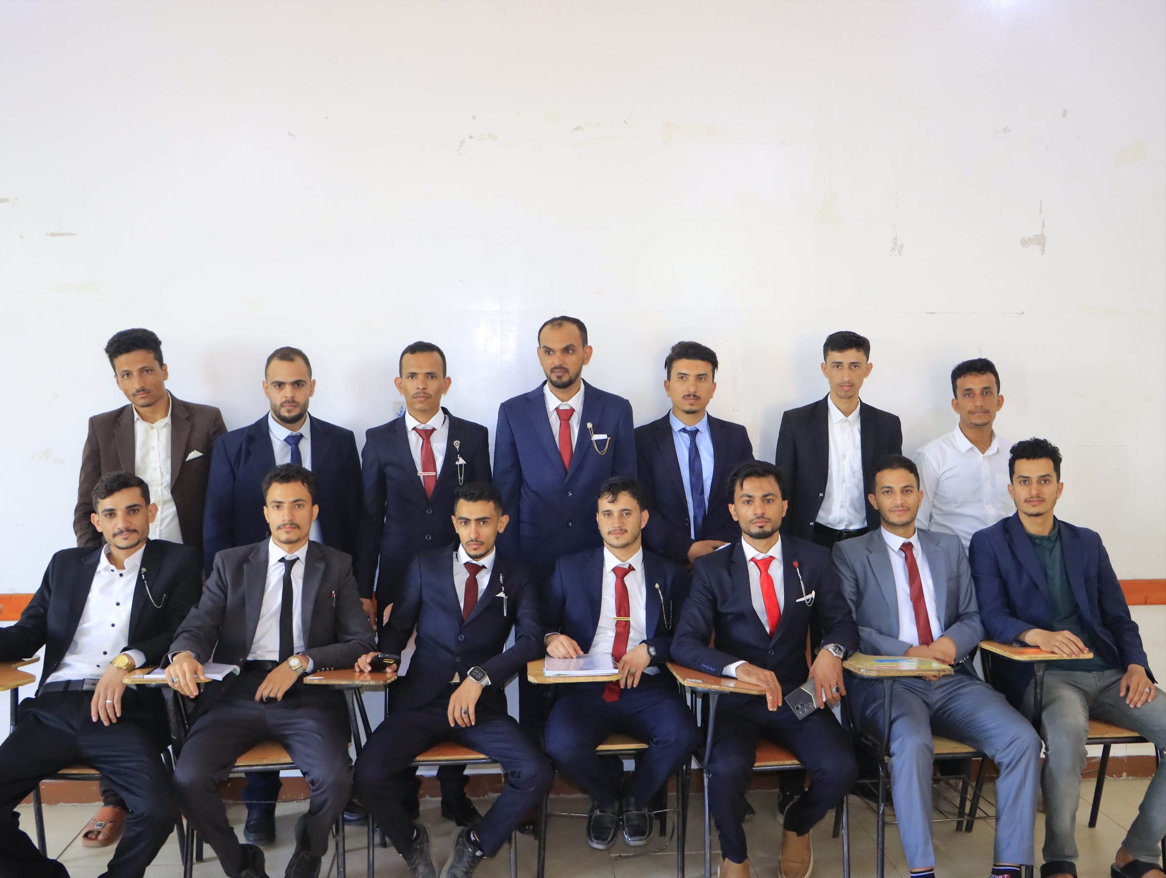 مناقشة أبحاث تخرج قسم الصيدلة في كلية العلوم الطبية بجامعة الناصر