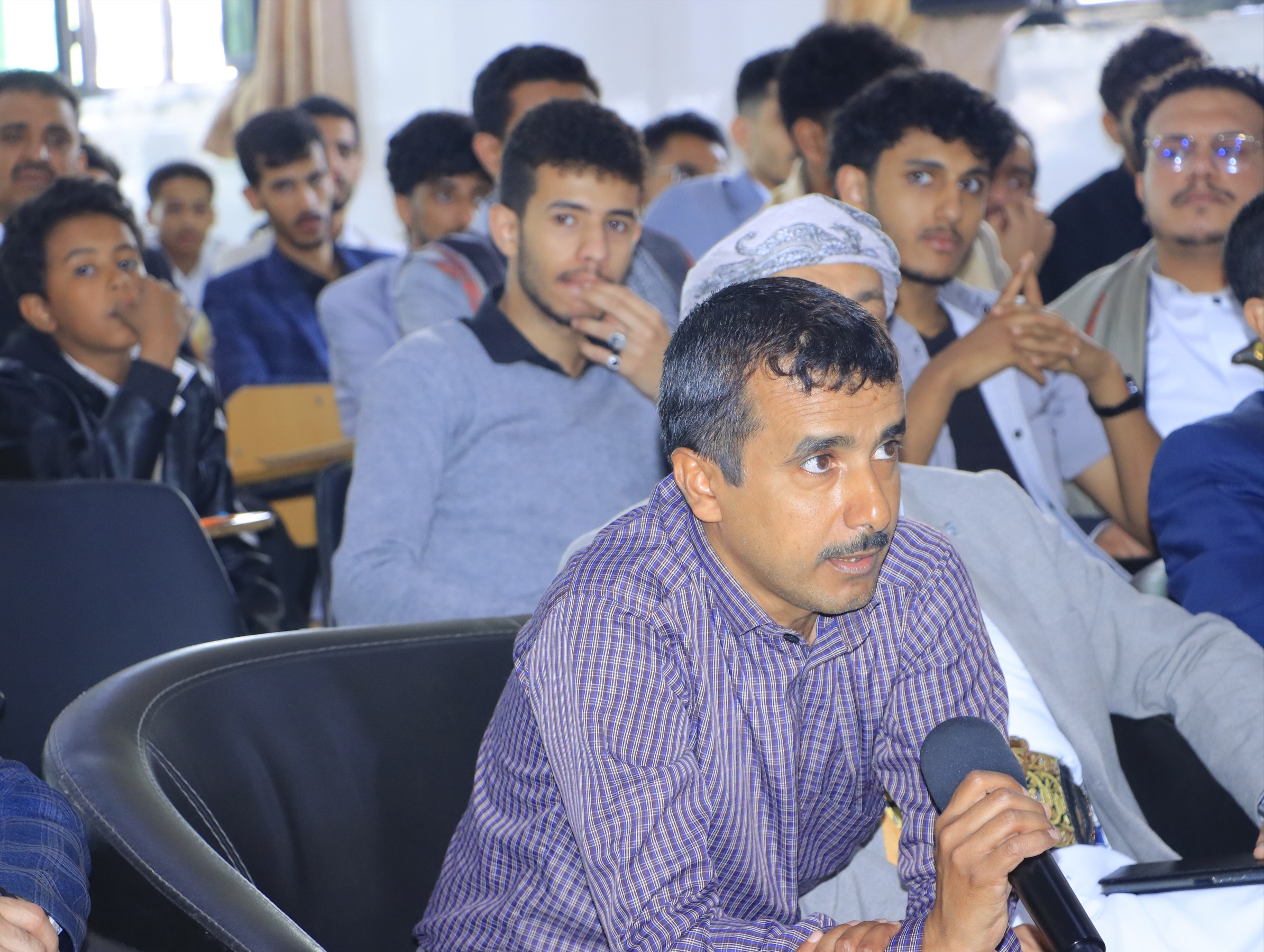 مناقشة أبحاث تخرج قسم الصيدلة في كلية العلوم الطبية بجامعة الناصر