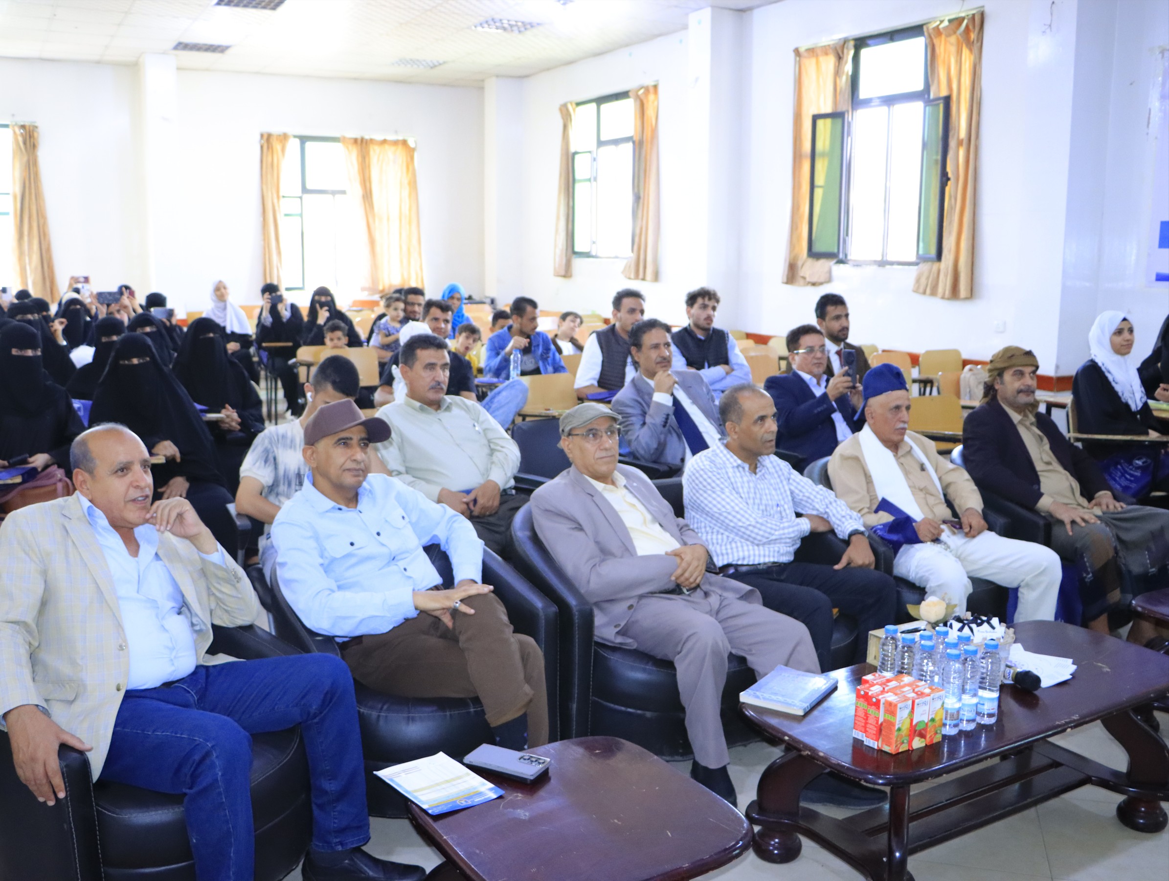 مناقشة مشاريع التخرج قسم التمريض وقسم التغذية العلاجية جامعة الناصر