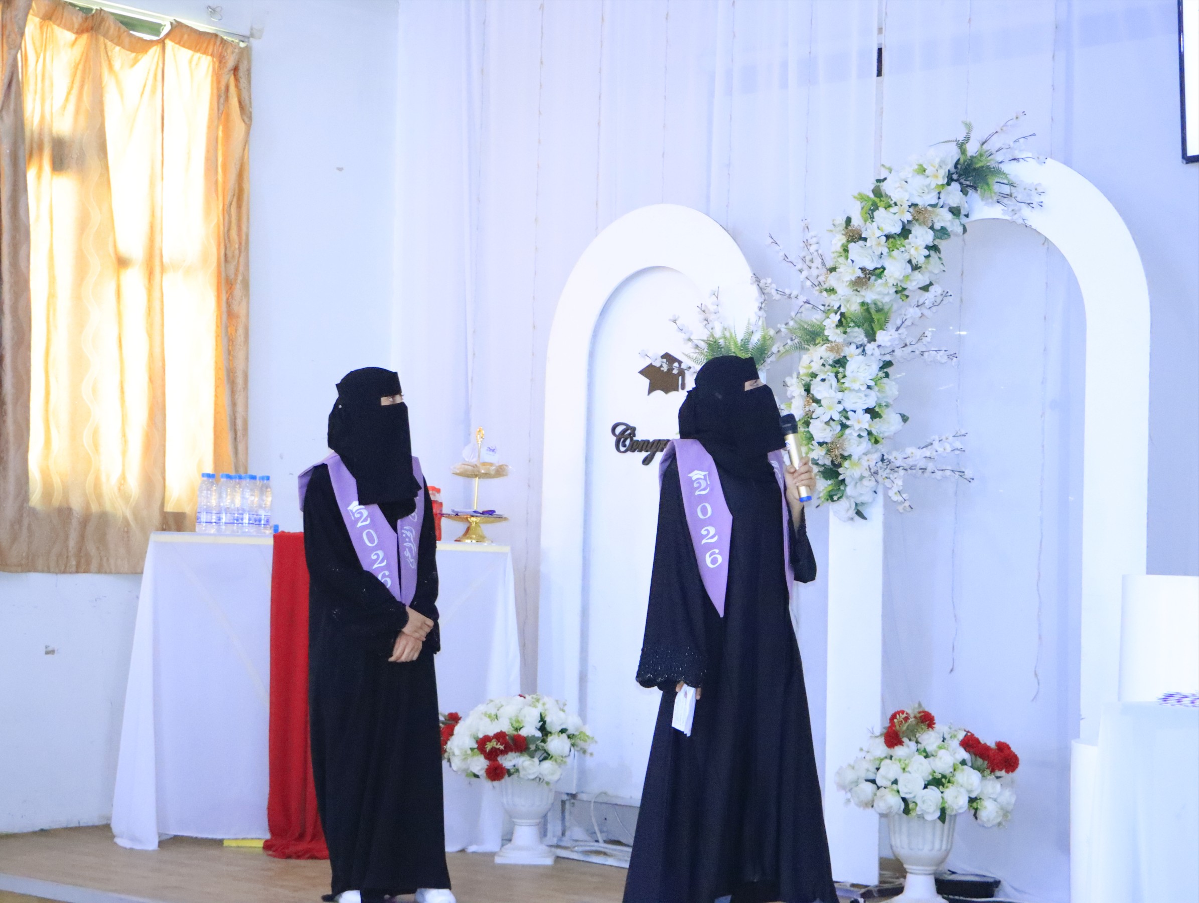 جانب من مناقشة أبحاث التخرج في المؤتمر العلمي الخامس عشر بكلية العلوم الطبية جامعة الناصر