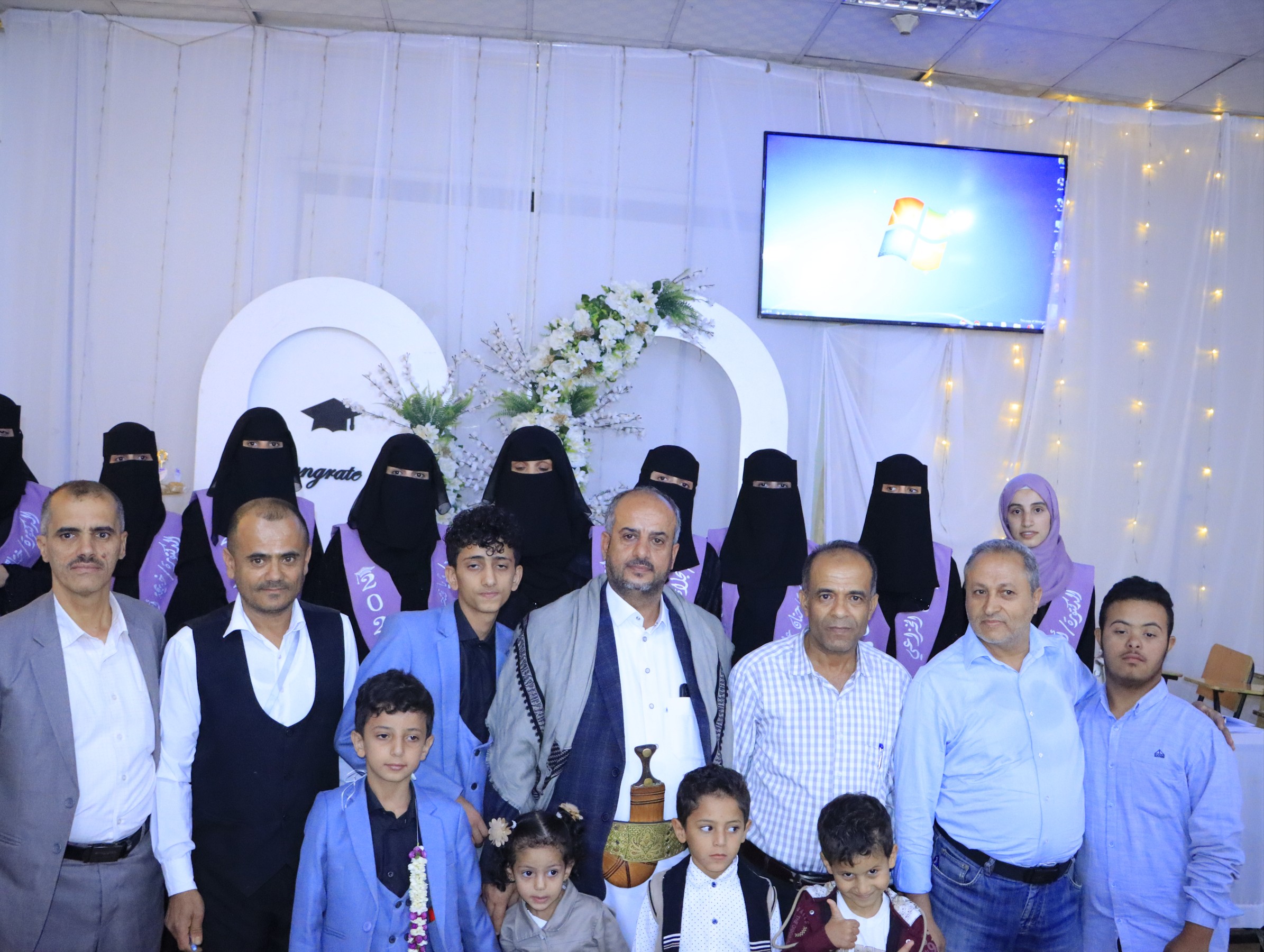 جانب من مناقشة أبحاث التخرج في المؤتمر العلمي الخامس عشر بكلية العلوم الطبية جامعة الناصر