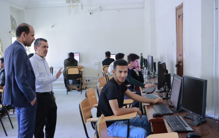 رئيس جامعة الناصر يتفقد سير امتحانات قسم تقنية المعلومات بالشراكة مع مركز ابتك العالمي