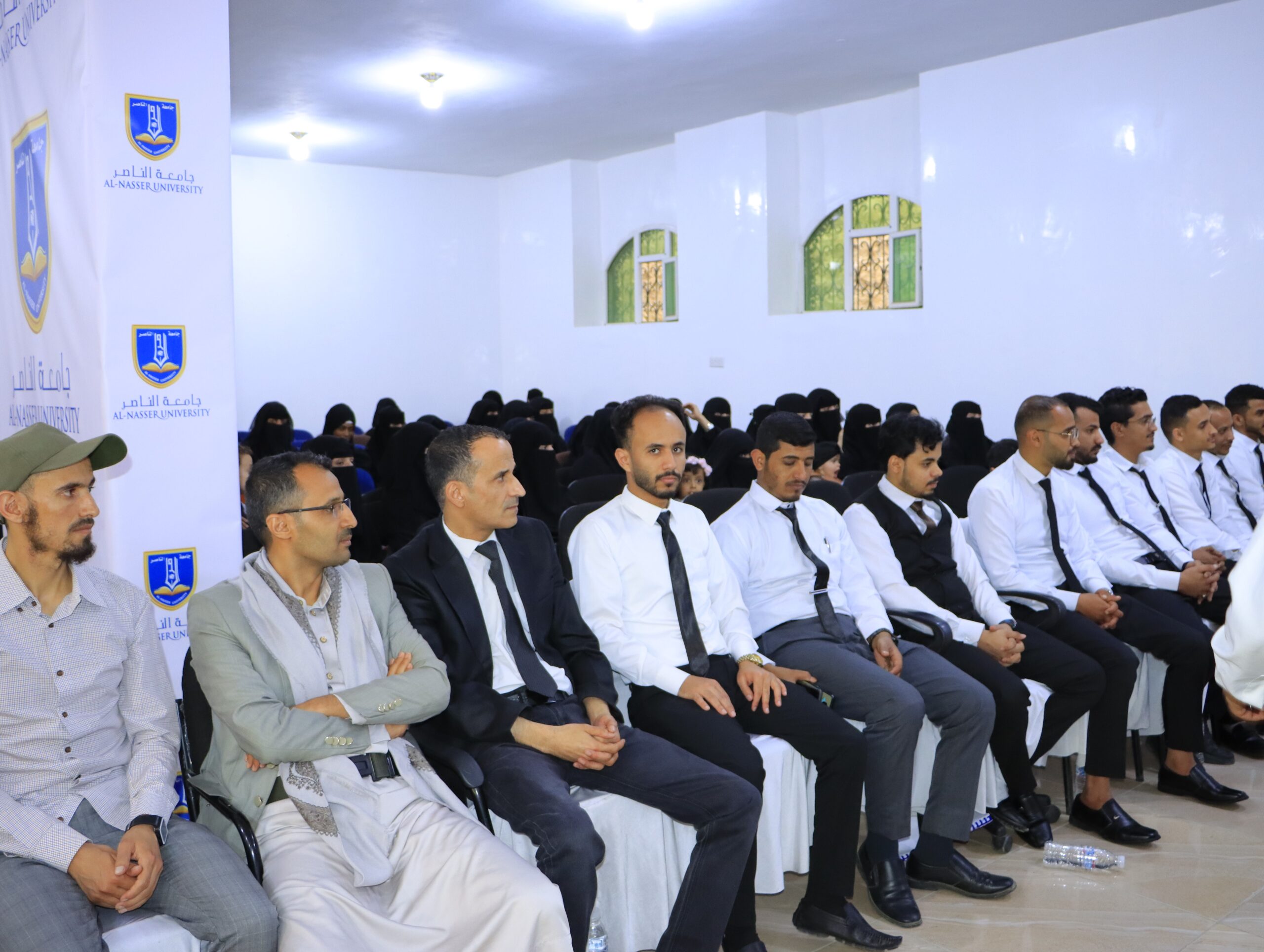 طلاب جامعة الناصر يعرضون مشاريع التخرج