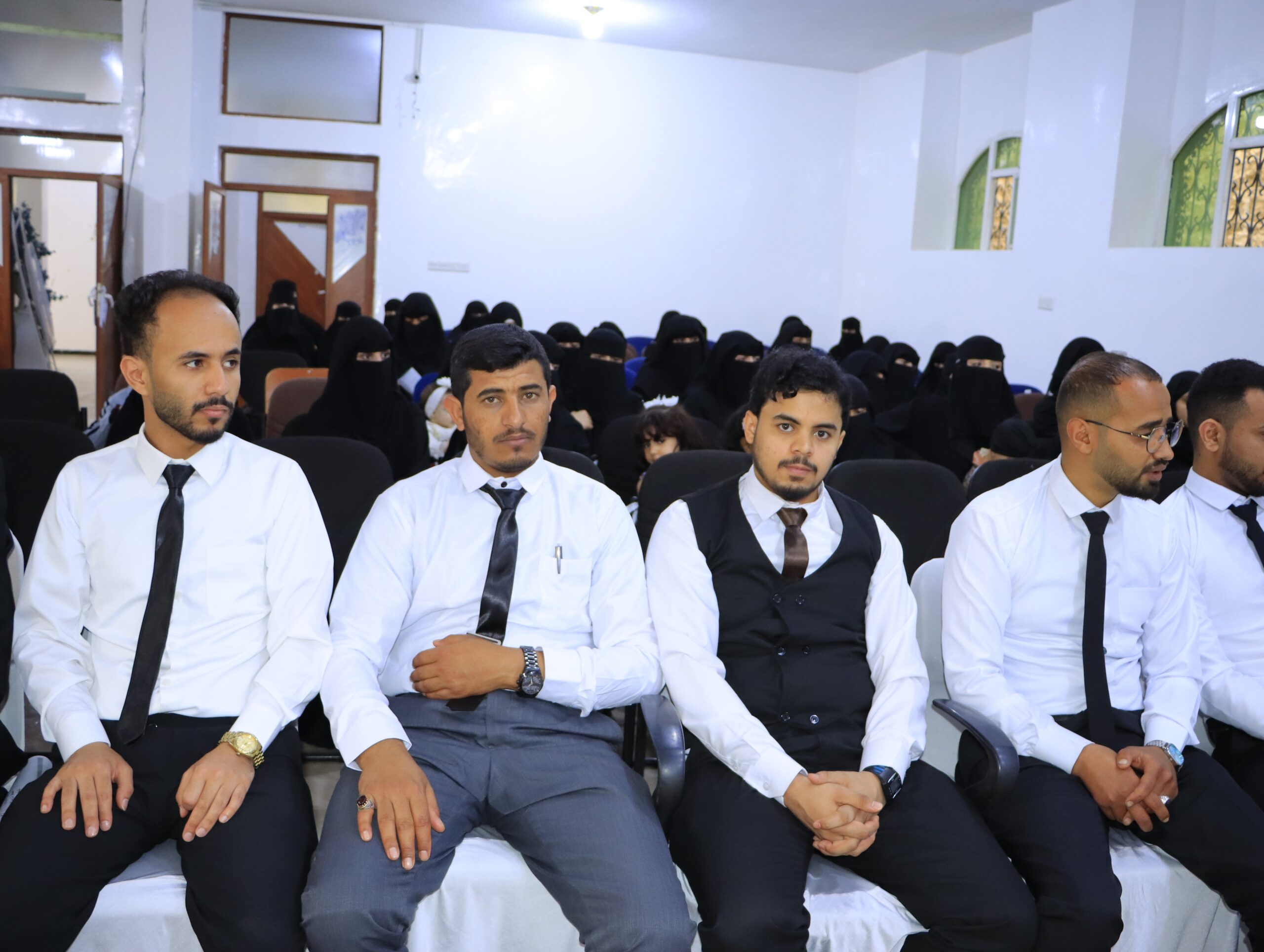 طلاب جامعة الناصر يعرضون مشاريع التخرج