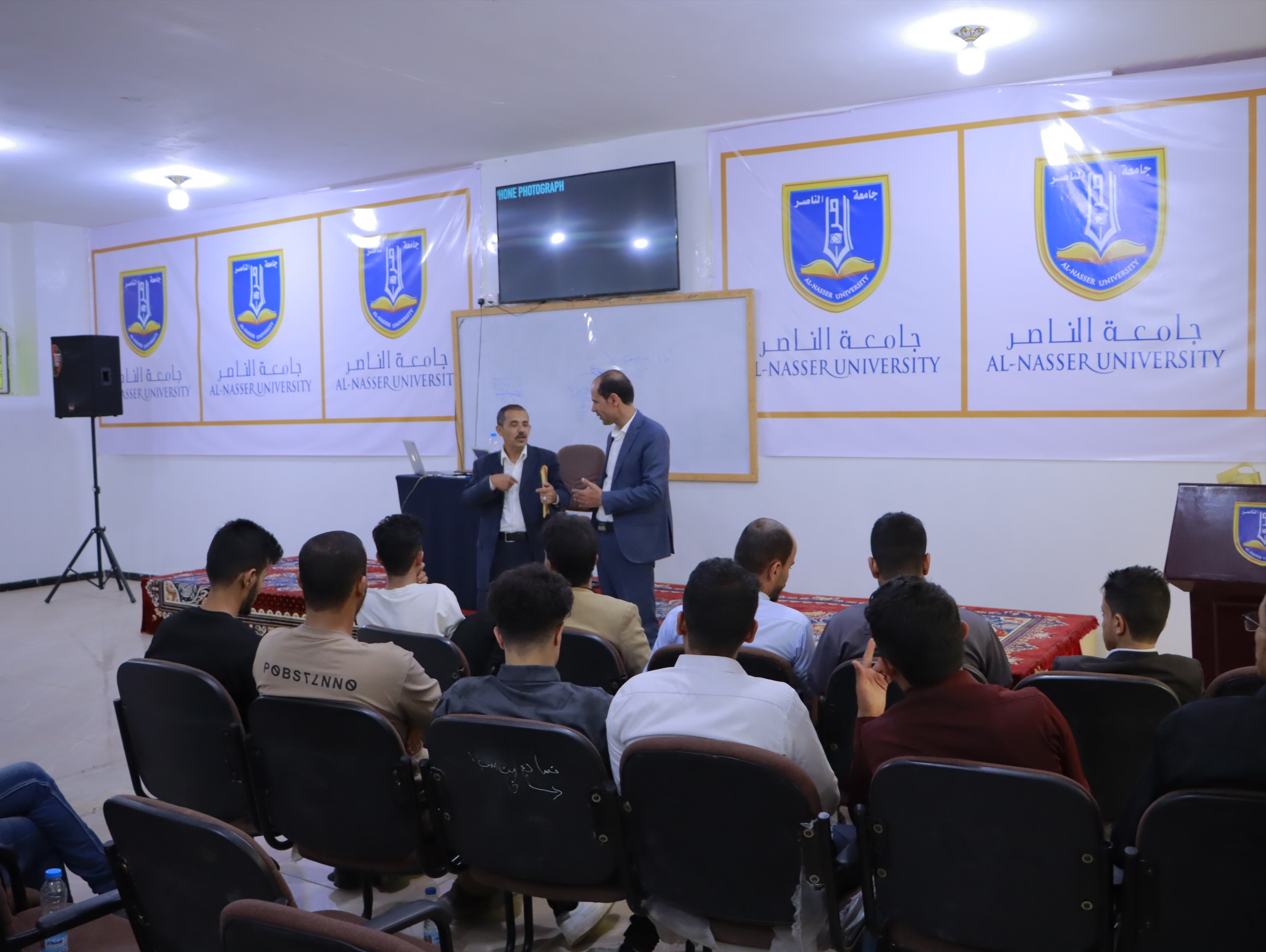 رئيس جامعة الناصر يطّلع على سير دورة التصوير السني لطلاب طب الأسنان