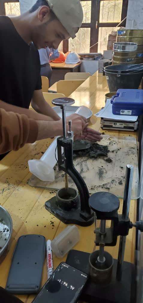 الهندسة المدنية - جامعة الناصر: التطبيق العملي منهج تعليمي متواصل