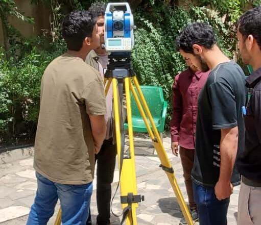 الهندسة المدنية - جامعة الناصر: التطبيق العملي منهج تعليمي متواصل