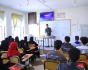 جامعة الناصر تواصل تنفيذ دورات التقوية في اللغة الإنجليزية لطلابها