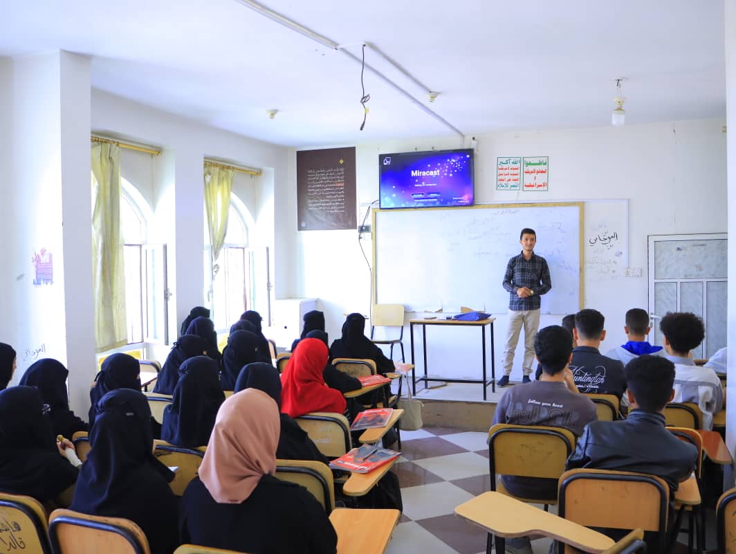 جامعة الناصر تواصل تنفيذ دورات التقوية في اللغة الإنجليزية لطلابها