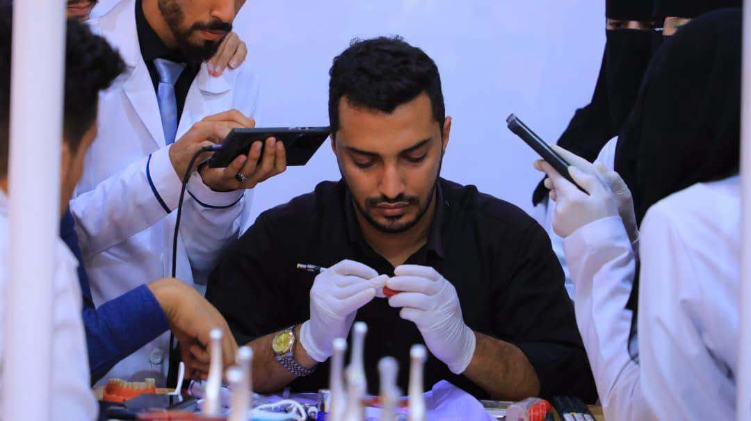 جامعة الناصر تختتم ملتقى الناصر العلمي لطب الأسنان وتؤكد مواصلة الاستثمار في إعداد أطباء المستقبل