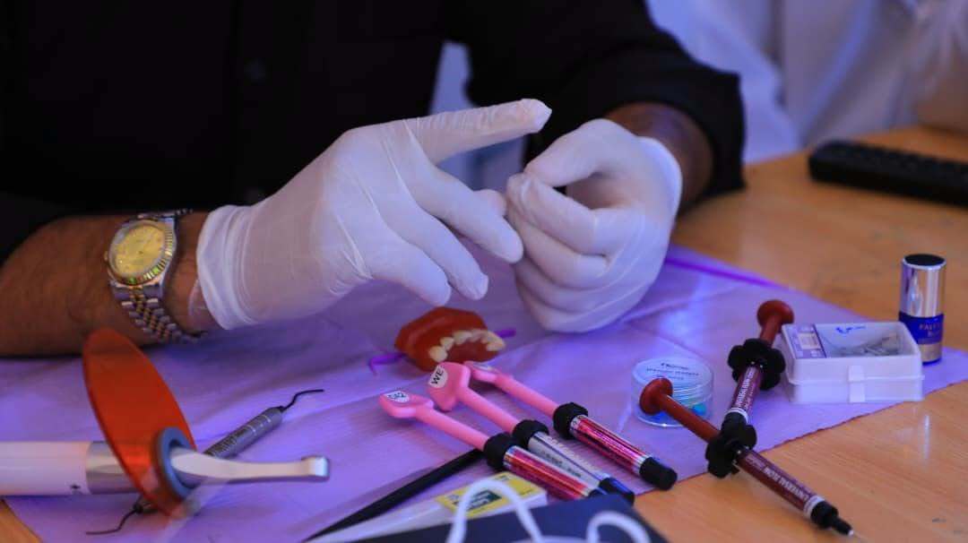جامعة الناصر تختتم ملتقى الناصر العلمي لطب الأسنان وتؤكد مواصلة الاستثمار في إعداد أطباء المستقبل