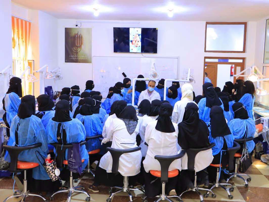 ملتقى الناصر العلمي لطب الأسنان يواصل فعالياته بمحاضرات متخصصة وتدريبات عملية