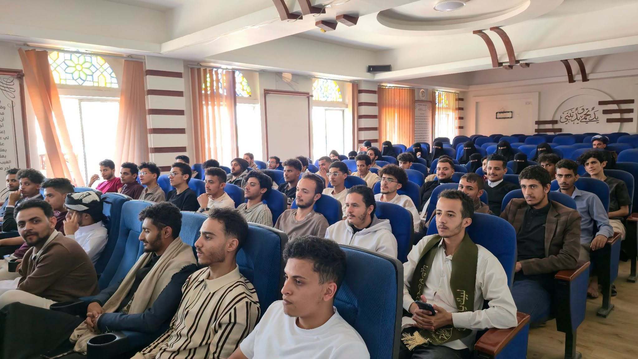 طلبة تقنية المعلومات بجامعة الناصر في زيارة ميدانية إلى الدفاع المدني