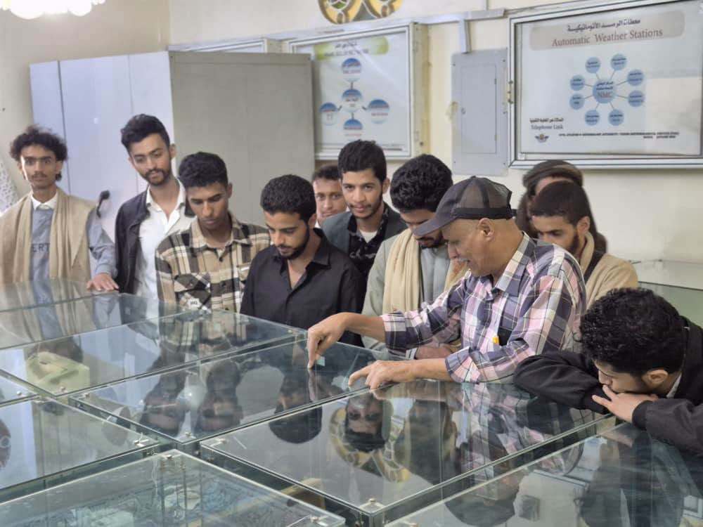 طلاب قسم الهندسة المدنية بجامعة الناصر خلال زيارة ميدانية إلى الهيئة العامة للطيران المدني والأرصاد