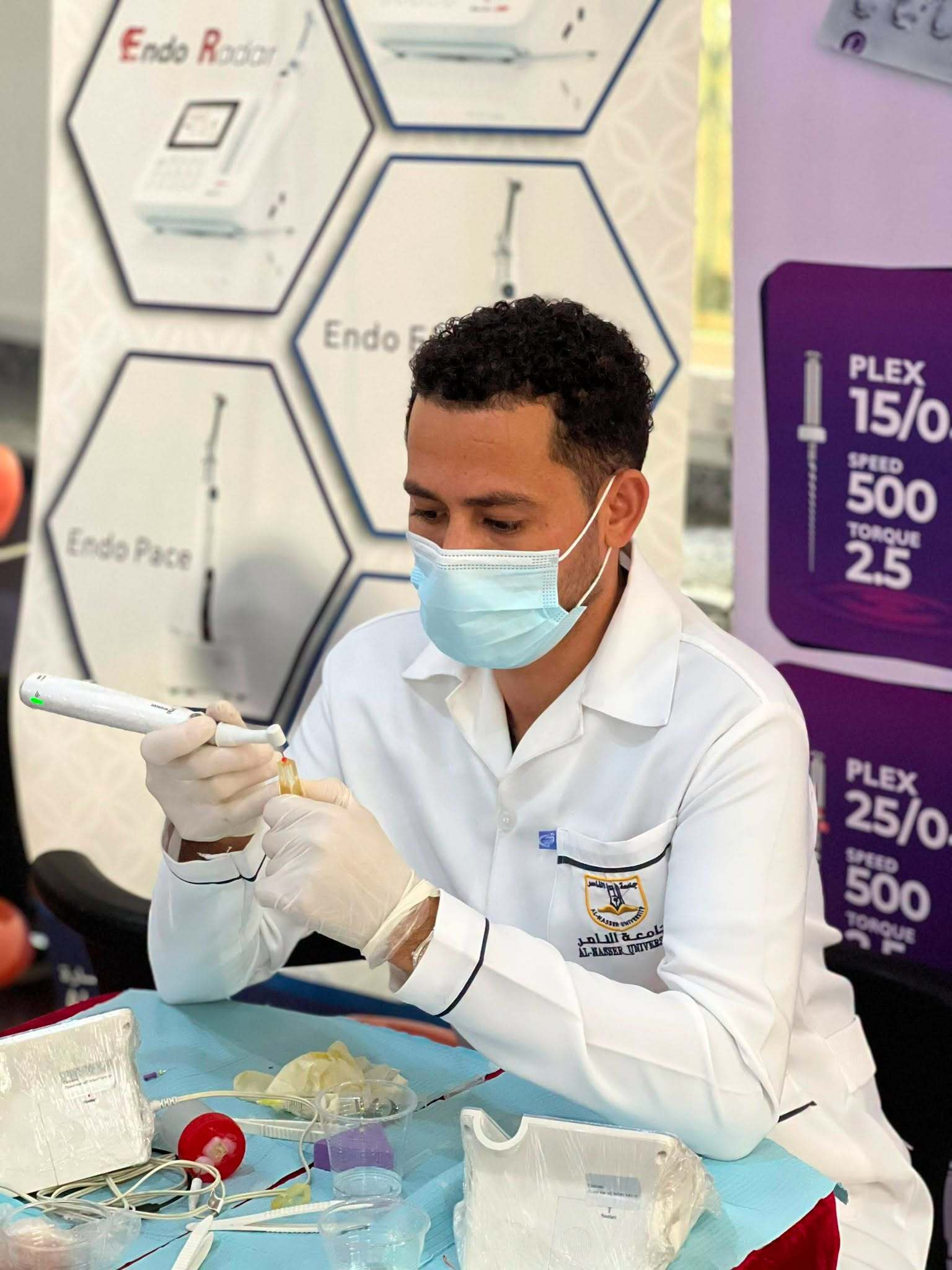 الجانب العملي من دورة Modern Rotary Endodontics في كلية طب الأسنان بجامعة الناصر