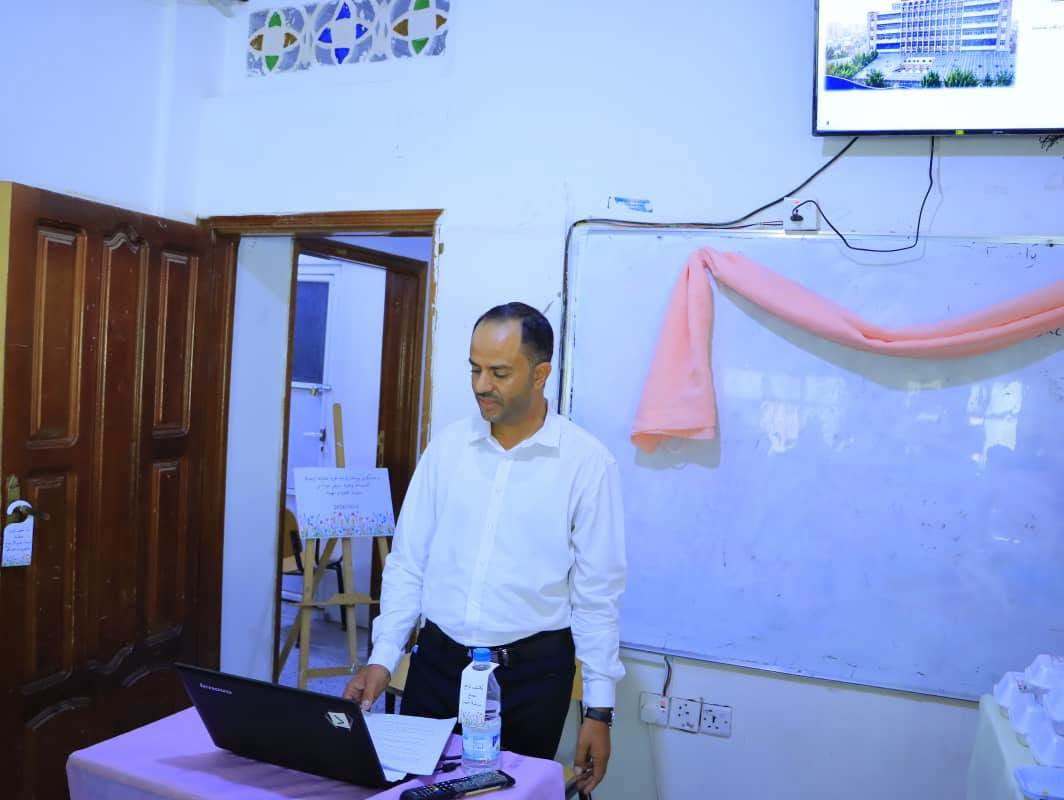 طلبة إدارة المستشفيات بجامعة الناصر يناقشون تجاربهم الميدانية